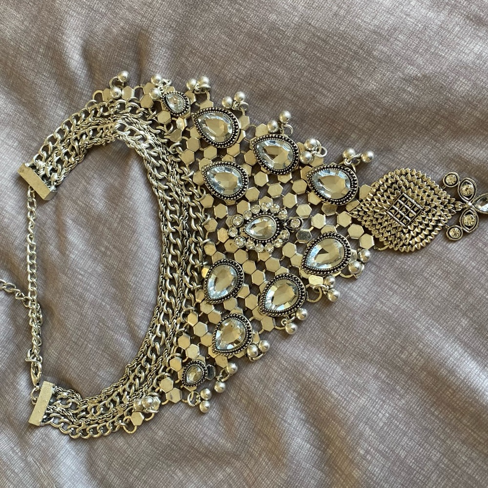 Statement necklace